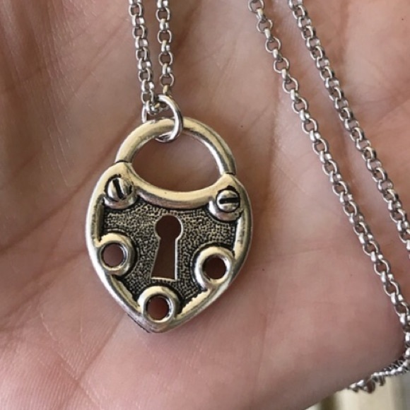 Silverskylight Jewelry - 🔴SALE !Stainless steel heart lock necklace choker